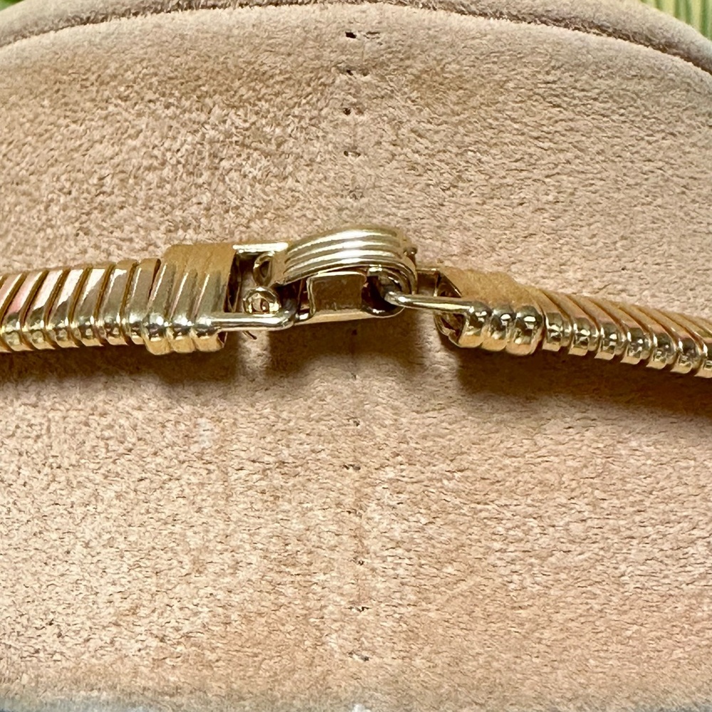 Gold tone flex collar necklace - Picture 6 of 6